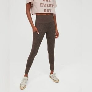 Offline by Aerie The Hugger Hi-Rise Pocket Legging Sz. Small/P Brown Super Comfy